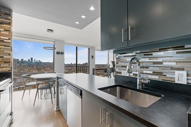 Building Photo - 345 W Fullerton Pkwy
