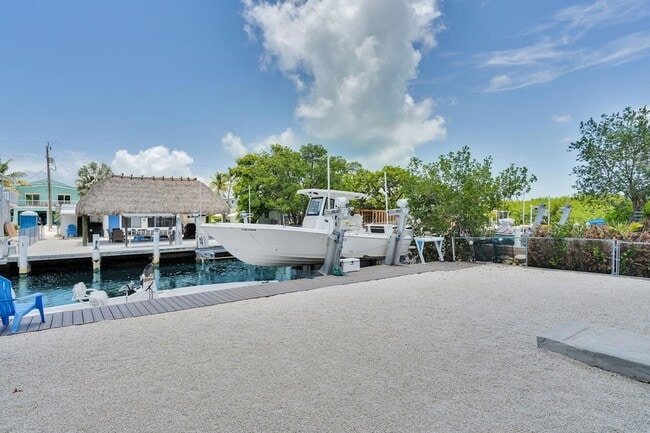 Building Photo - 121 Long Key Lake Dr