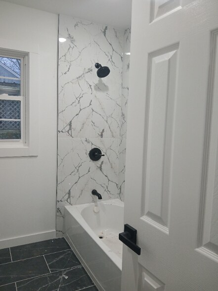 Building Photo - 1110 Commerce Dr