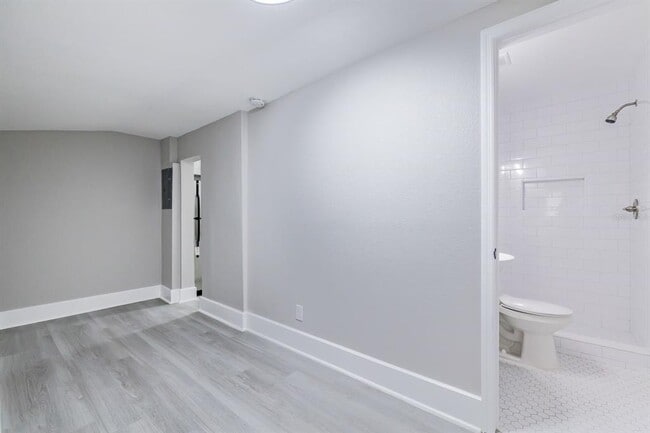 Building Photo - 1401 12th St S