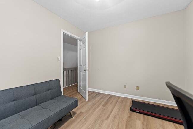 Building Photo - 8603 Raintree Cir