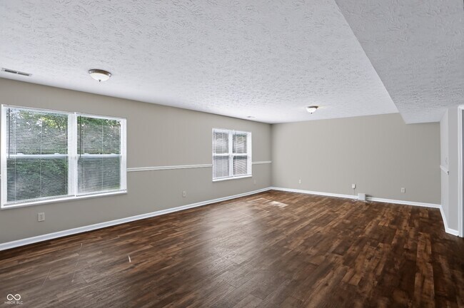 Building Photo - 5439 Lake Boggs St