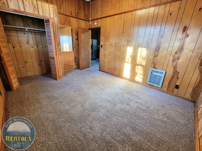 Building Photo - Two Bedroom Apartment on Shulls Mill Road