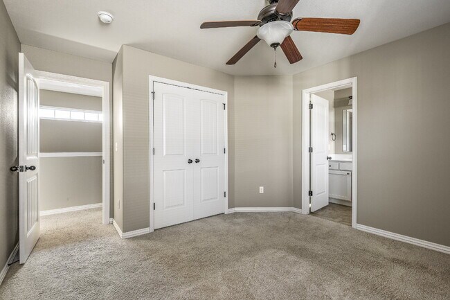 Building Photo - 537 N Keats Dr