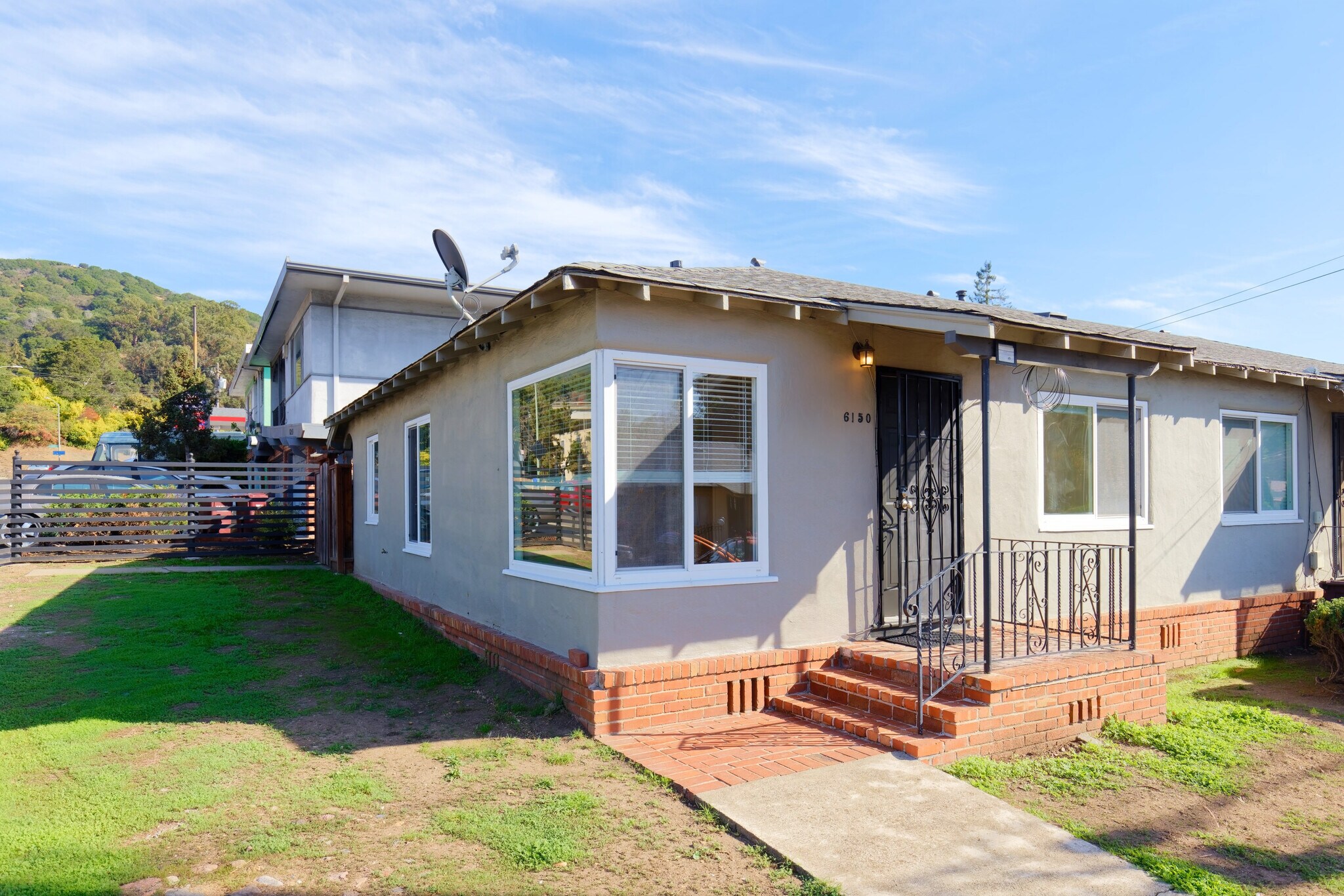 Building Photo - 6152 Overdale Ave