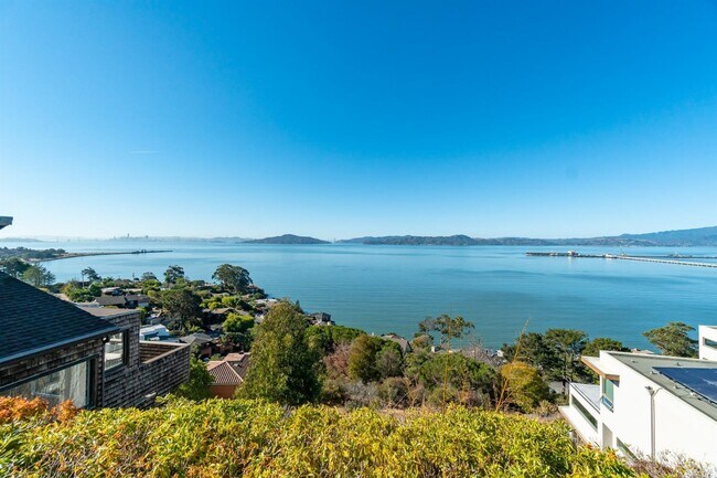 Building Photo - 245 Water St