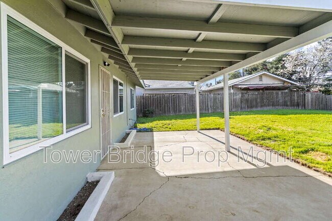 Building Photo - 6405 Friday Cir