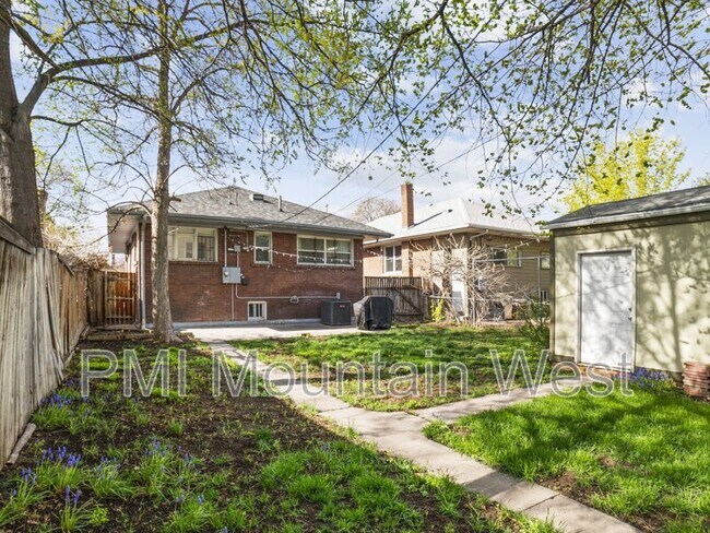 Building Photo - 647 Bryan Ave