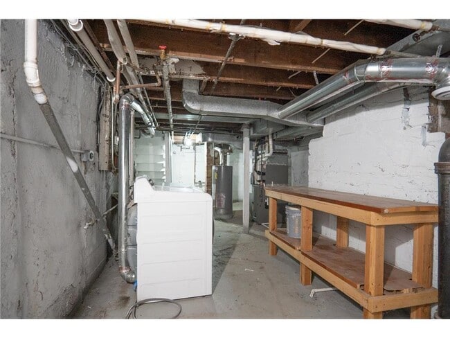 Building Photo - 608 7th Ave S