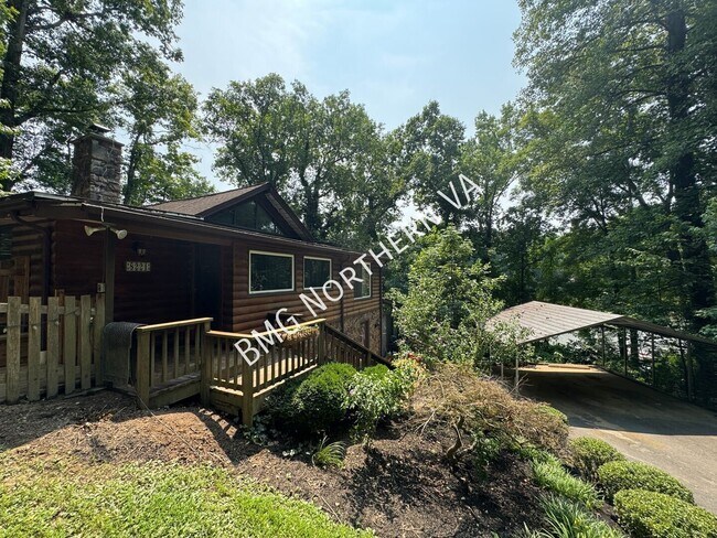 Building Photo - 8221 Barron St