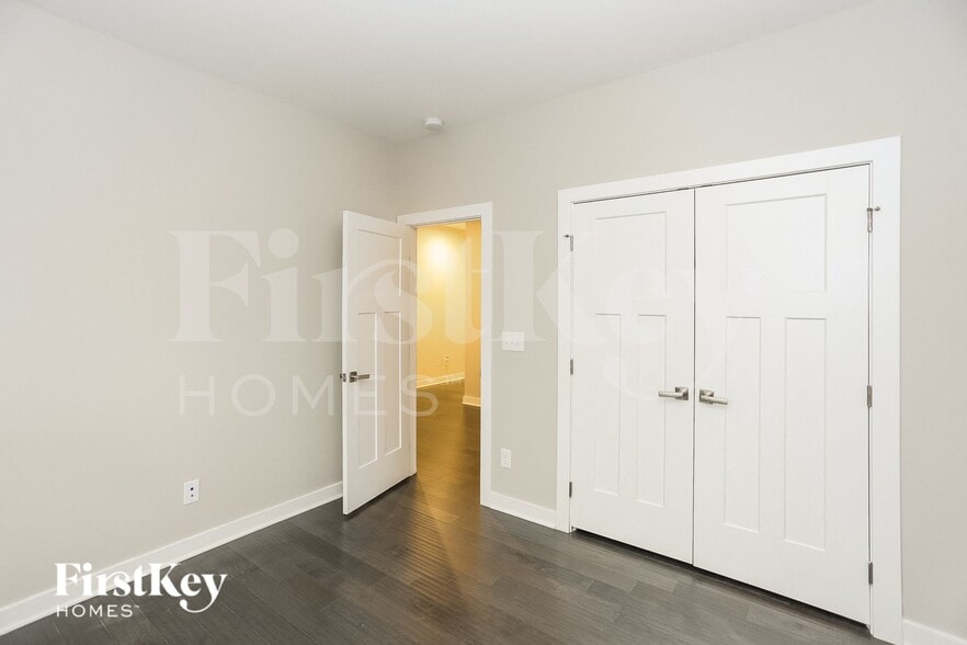 Building Photo - 6425 Brighton Park Dr