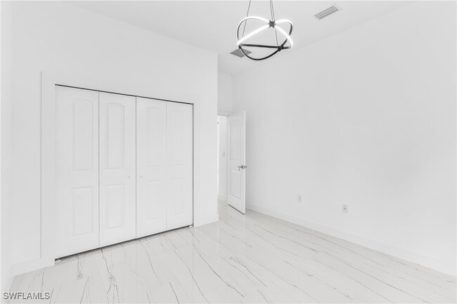 Building Photo - 809 Andover Ave S