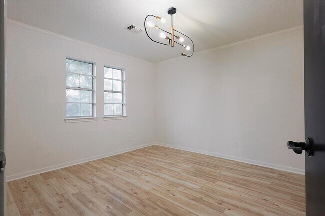 Building Photo - 10411 Rippling Fields Dr
