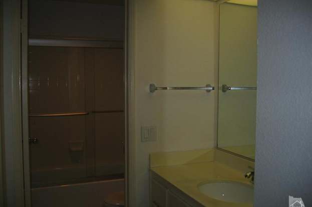 Building Photo - 640 Indian Oak Ln