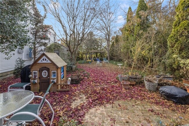 Building Photo - 73 Thames St