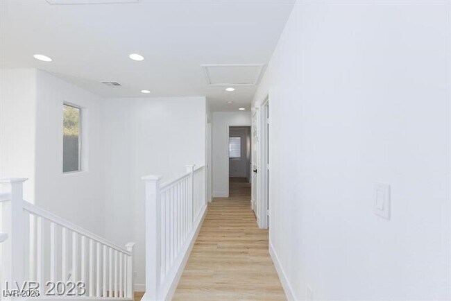 Building Photo - 971 Grand Cerritos Ave