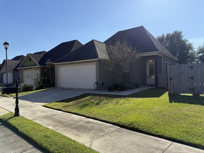 Primary Photo - Charming 3 Bedroom Home in Willowbrook Subdivision!