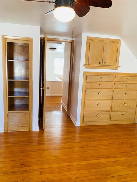 Building Photo - 1915 N Alvin St