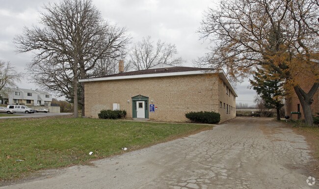 Building Photo - 9900 W Fond du Lac Ave