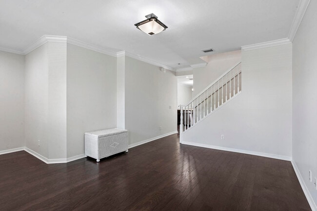 Building Photo - 1114 Sweet Hill Dr