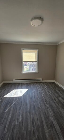 Bedroom Unit #2 - 811 Stoll St