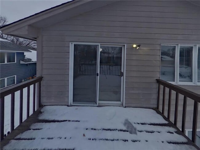 Building Photo - 14885 Crandall Ave.