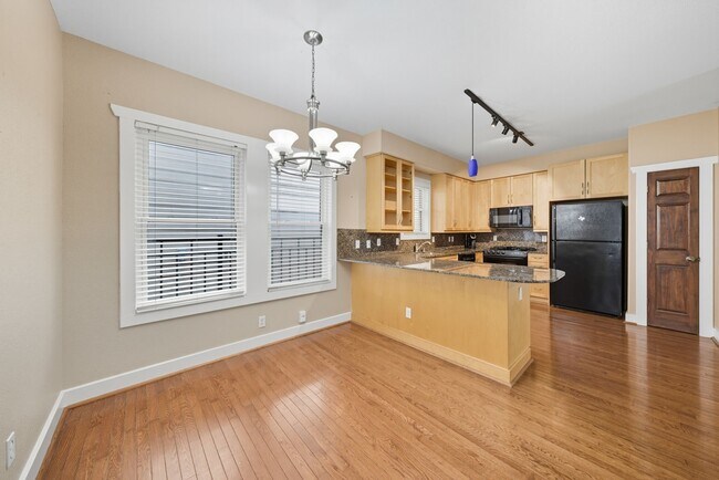 Building Photo - 3015 Chenevert St