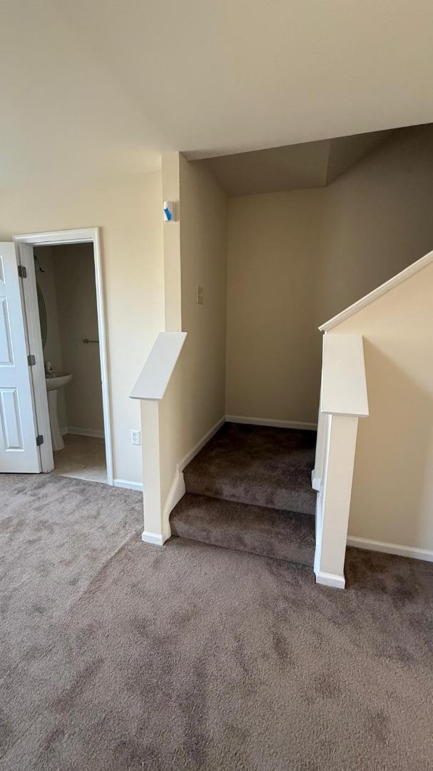 Building Photo - 12 Council Ct