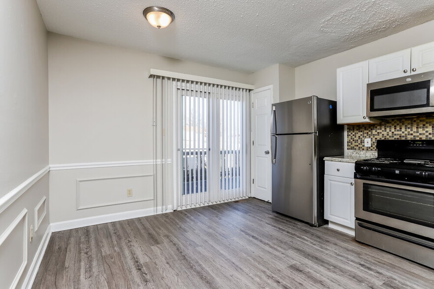 Building Photo - 1253 Advance Dr