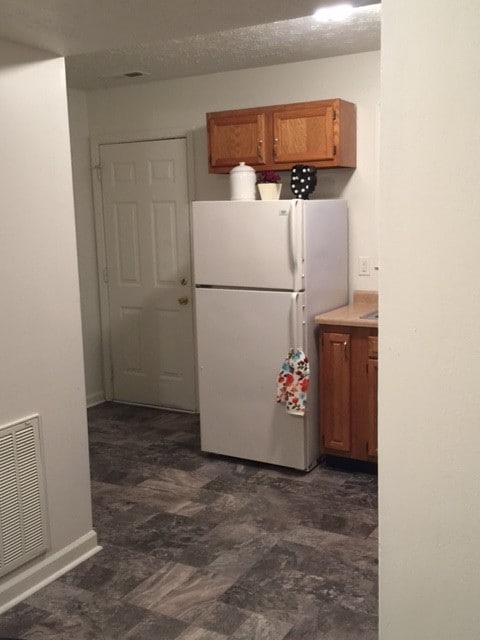 Kitchen and back entrance - 1224 IN-144