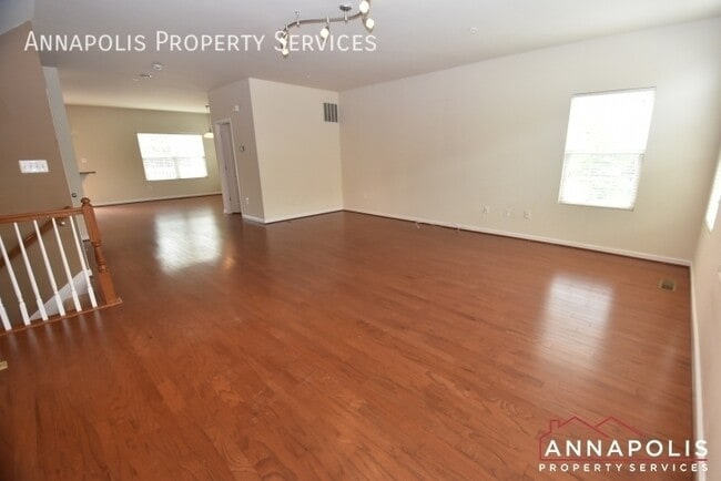 Building Photo - 1013 Red Clover Rd