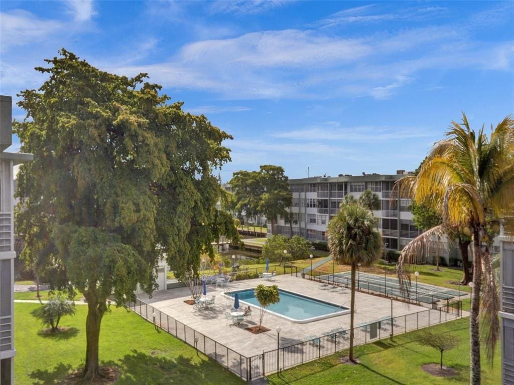 Building Photo - 2771 Taft St