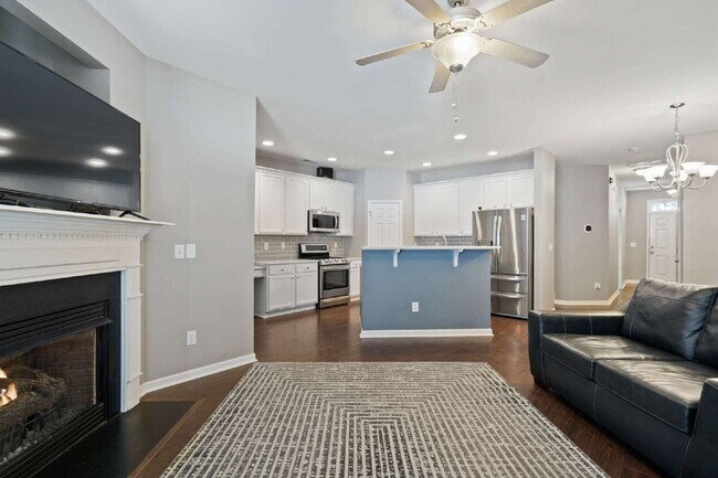 Building Photo - Experience Comfort and Style: Spacious 3-B...