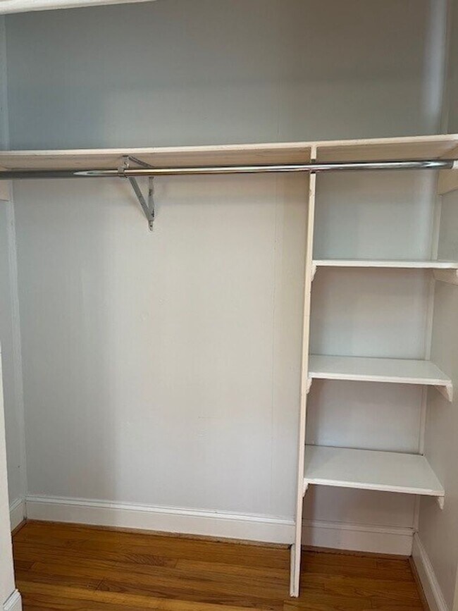 Building Photo - Spacious 3-Bedroom, 2-Bath located in the heart of Carrboro