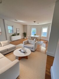 Building Photo - 14 Lyndhurst St