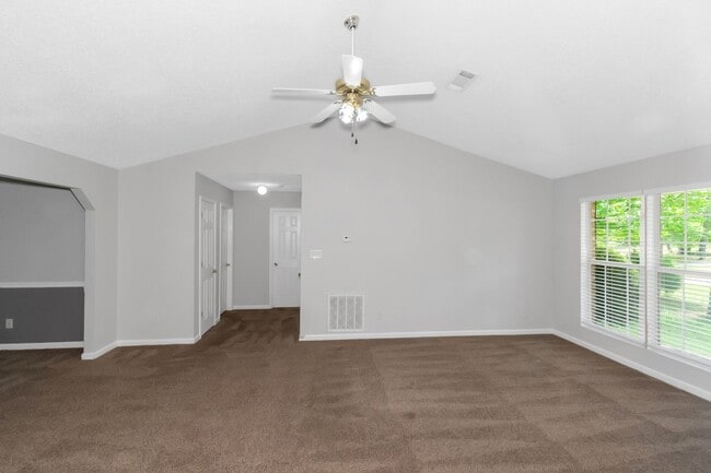 Building Photo - Charming Ranch-Style Home with Spacious Ya...