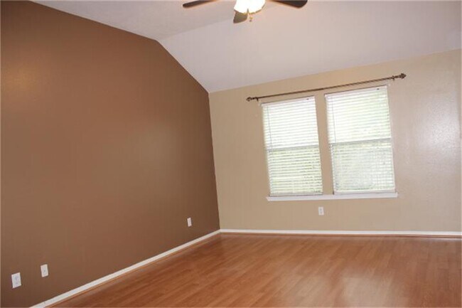 Building Photo - 5535 Brookhollow Oaks Trail