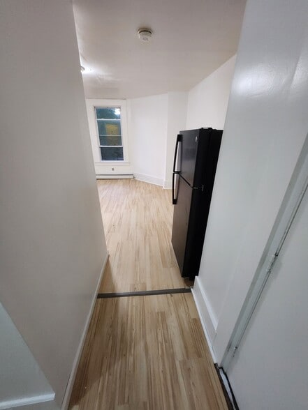 Livinroom entry - 84 Salem St