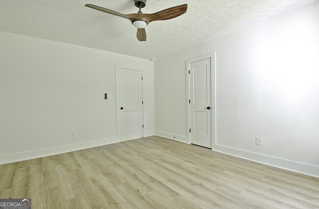 Building Photo - 105 Rose Ct