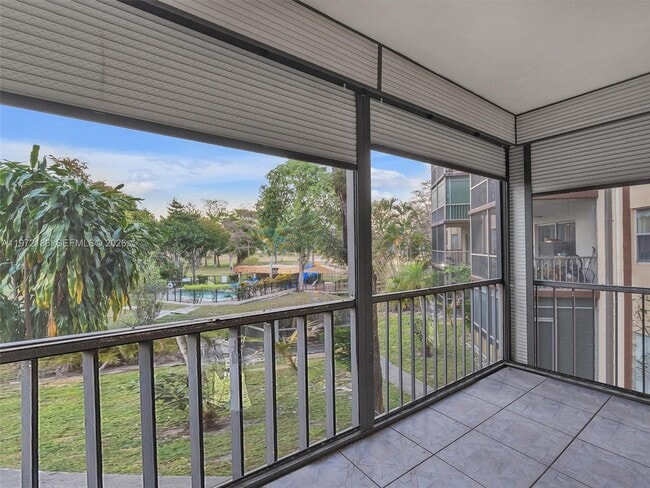 Building Photo - 6201 N Falls Cir Dr