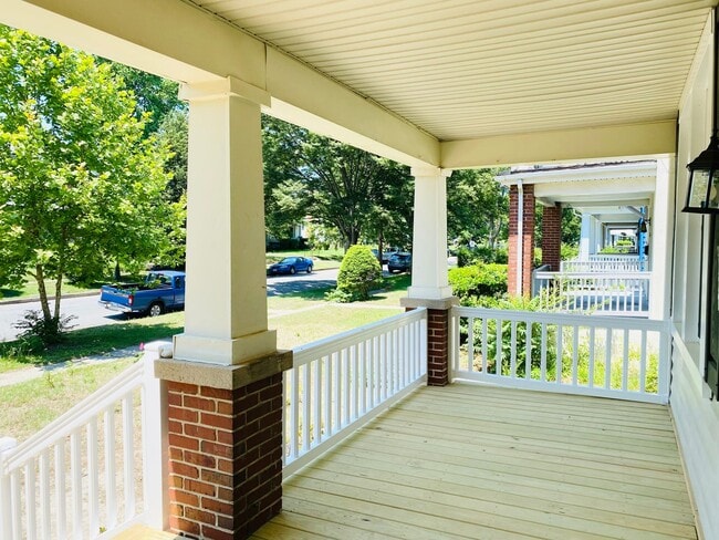 Building Photo - 2507 Seminary Ave