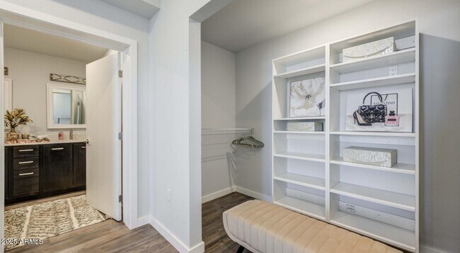 Building Photo - 11850 W Fillmore St