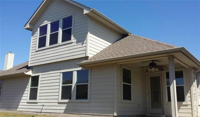 Building Photo - 3936 Links Ln