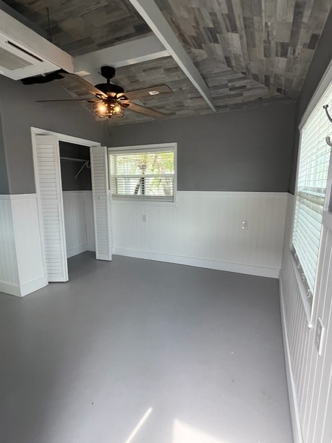 Building Photo - 231 E Madeira Ave