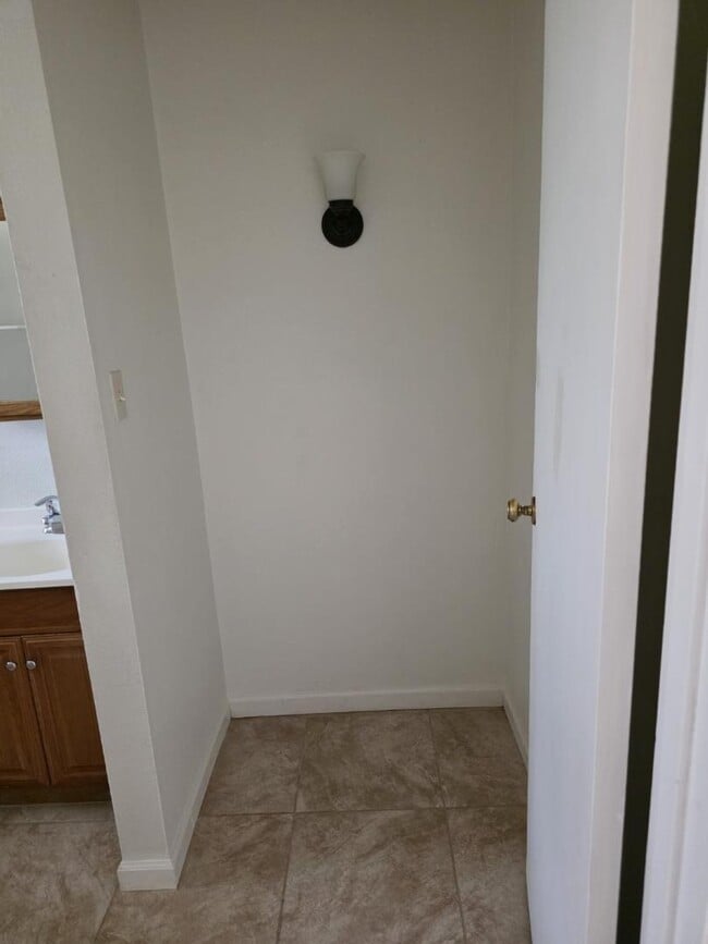 Building Photo - 2013 W Encanto Blvd