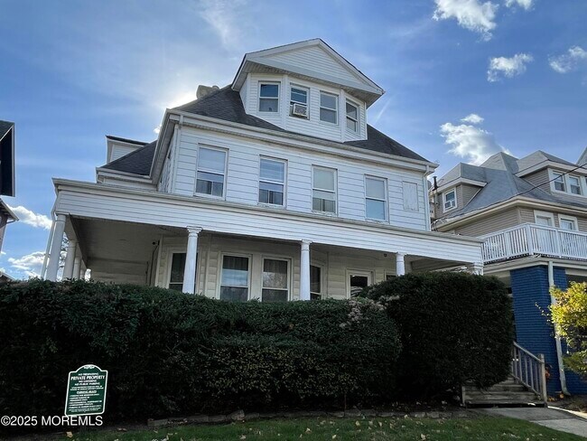 Building Photo - 314 8th Ave