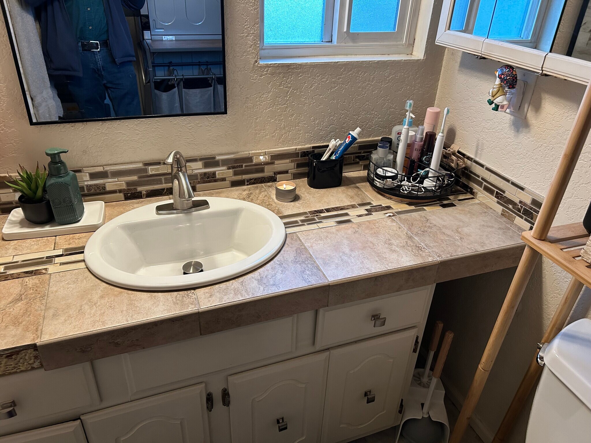 Building Photo - 1017 Oakes Ave