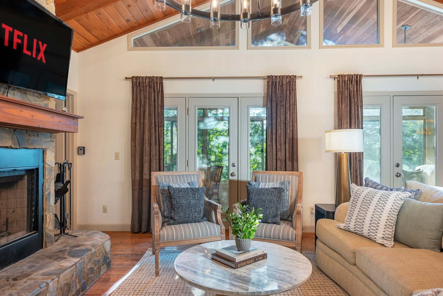 Building Photo - 1936 El Miner Dr