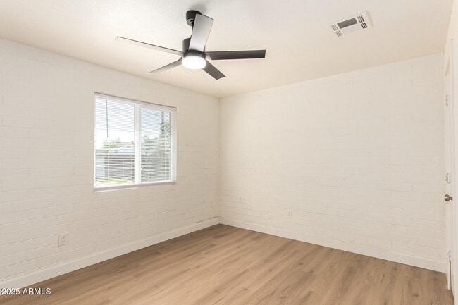 Building Photo - 4013 W Nancy Ln