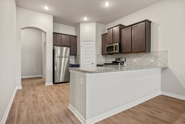 Building Photo - GORGEOUS 3 BEDROOM DUPLEX LOCATED IN CONVERSE, TX!